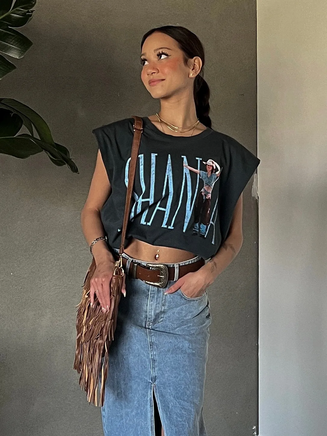 DAYDREAMER Shania Boots Been Under Merch Tee